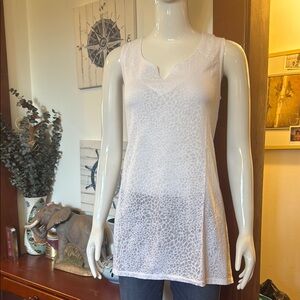 NWT northern reflections size small White Sleeveless Women's Top